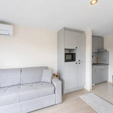 Holiday home Peacefully Located Near The Sea